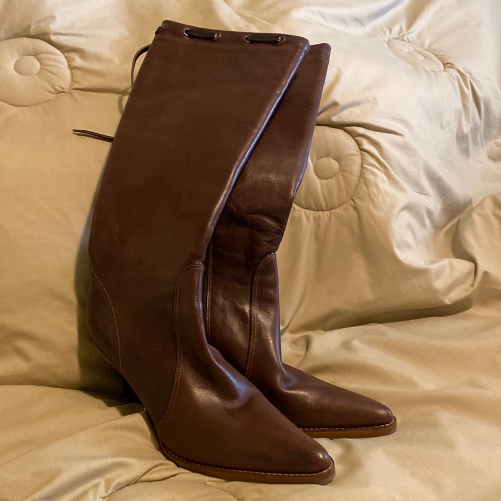Coach boots size 10 worn once. Great condition